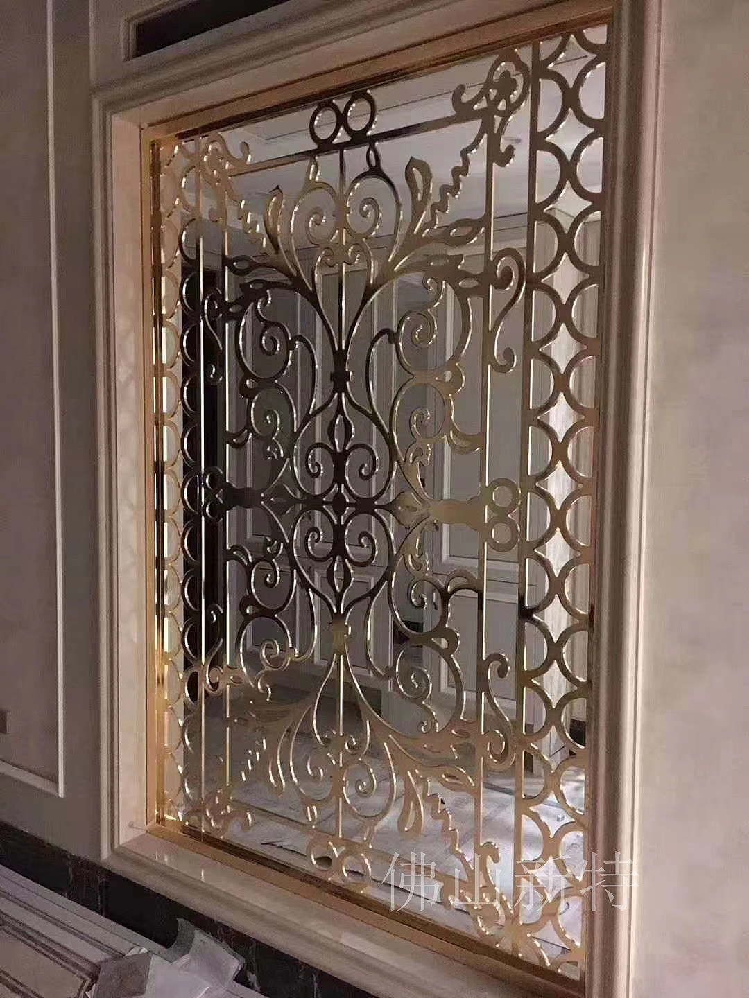 多款水镀仿金铜雕刻屏风图片