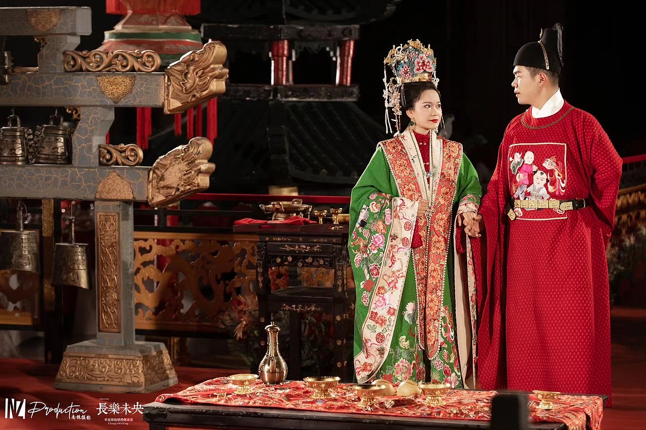 汉服设计|绿色婚服也很大气