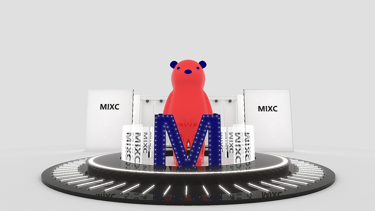 张占占联名走秀