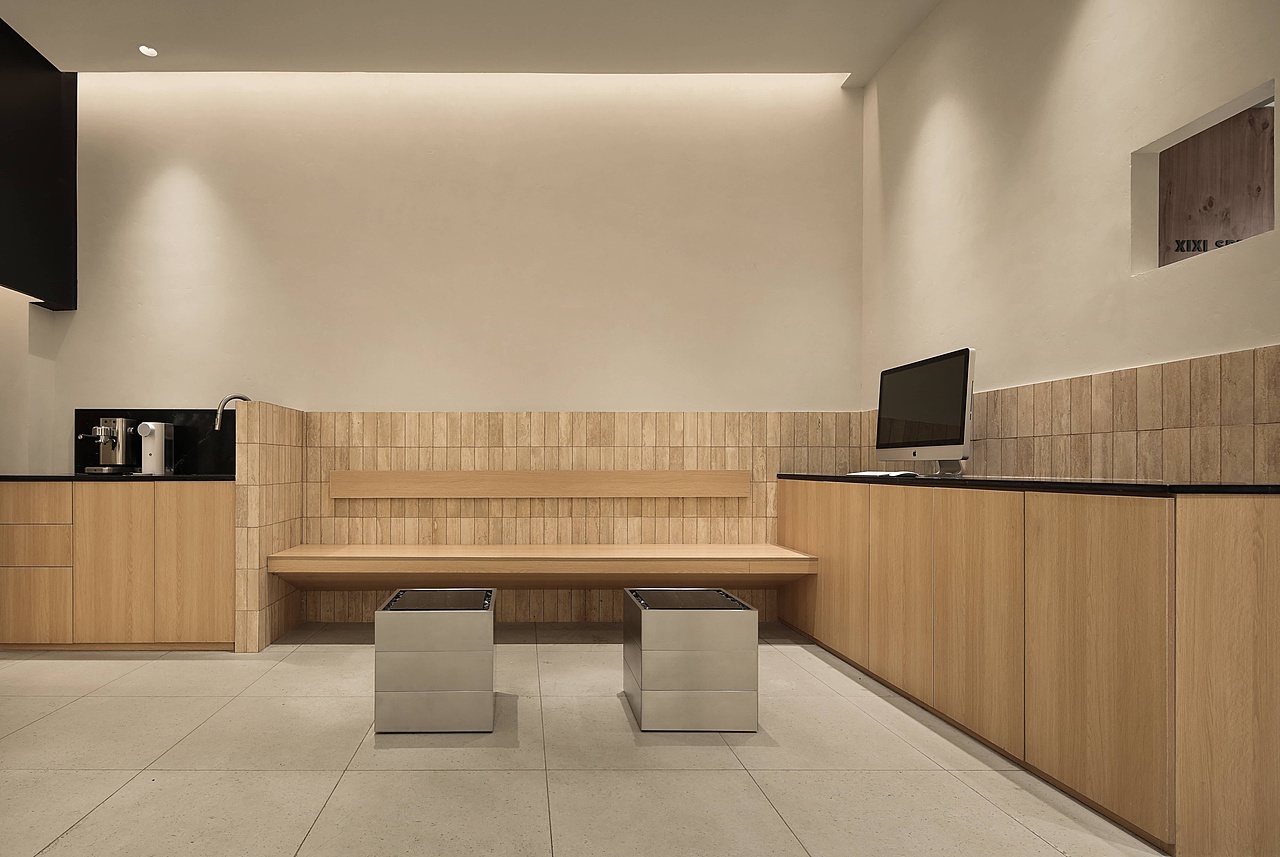 XIXI SPRING|MOOTHAN. DESIGN