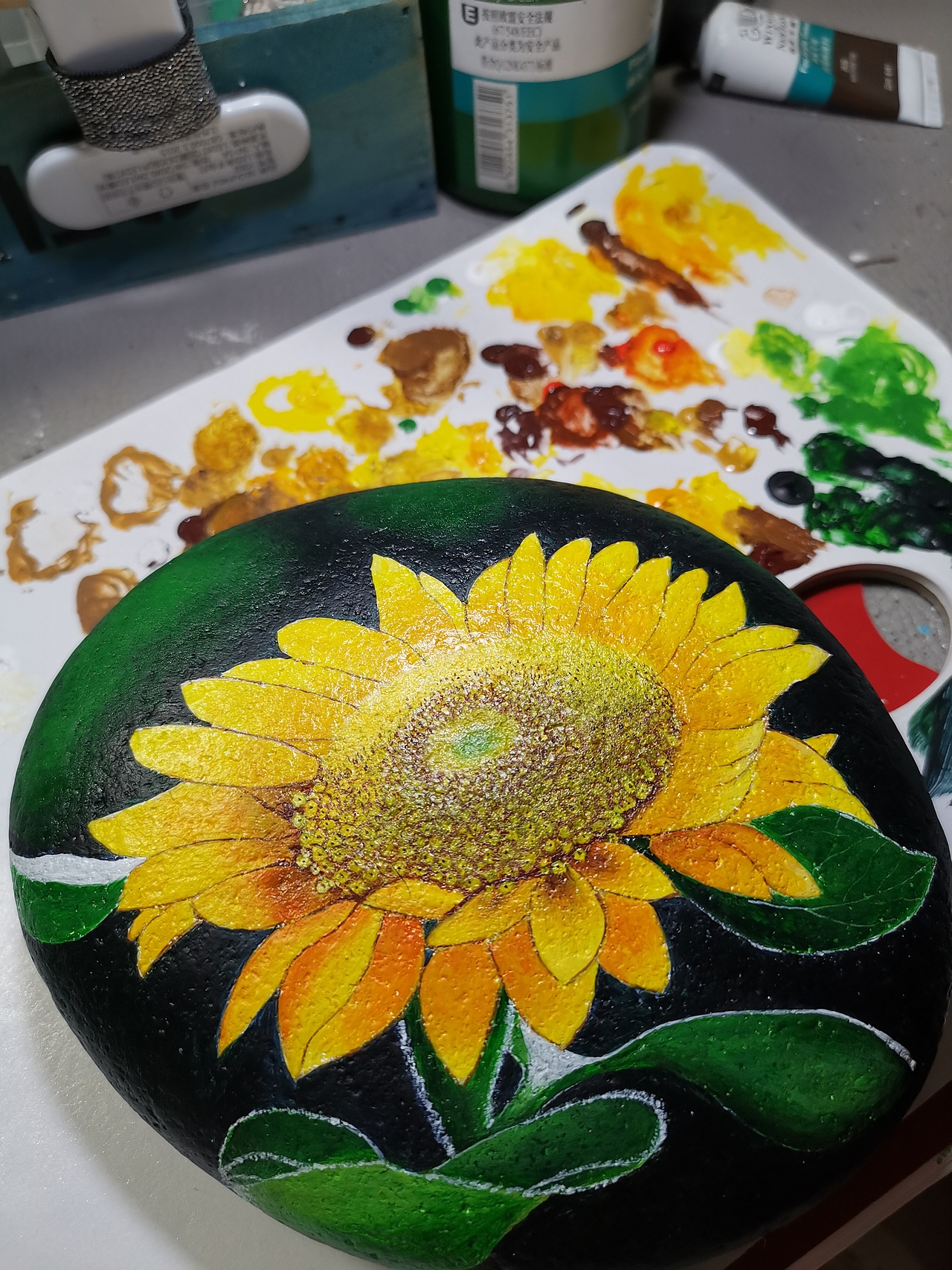 手绘石头画【微笑】