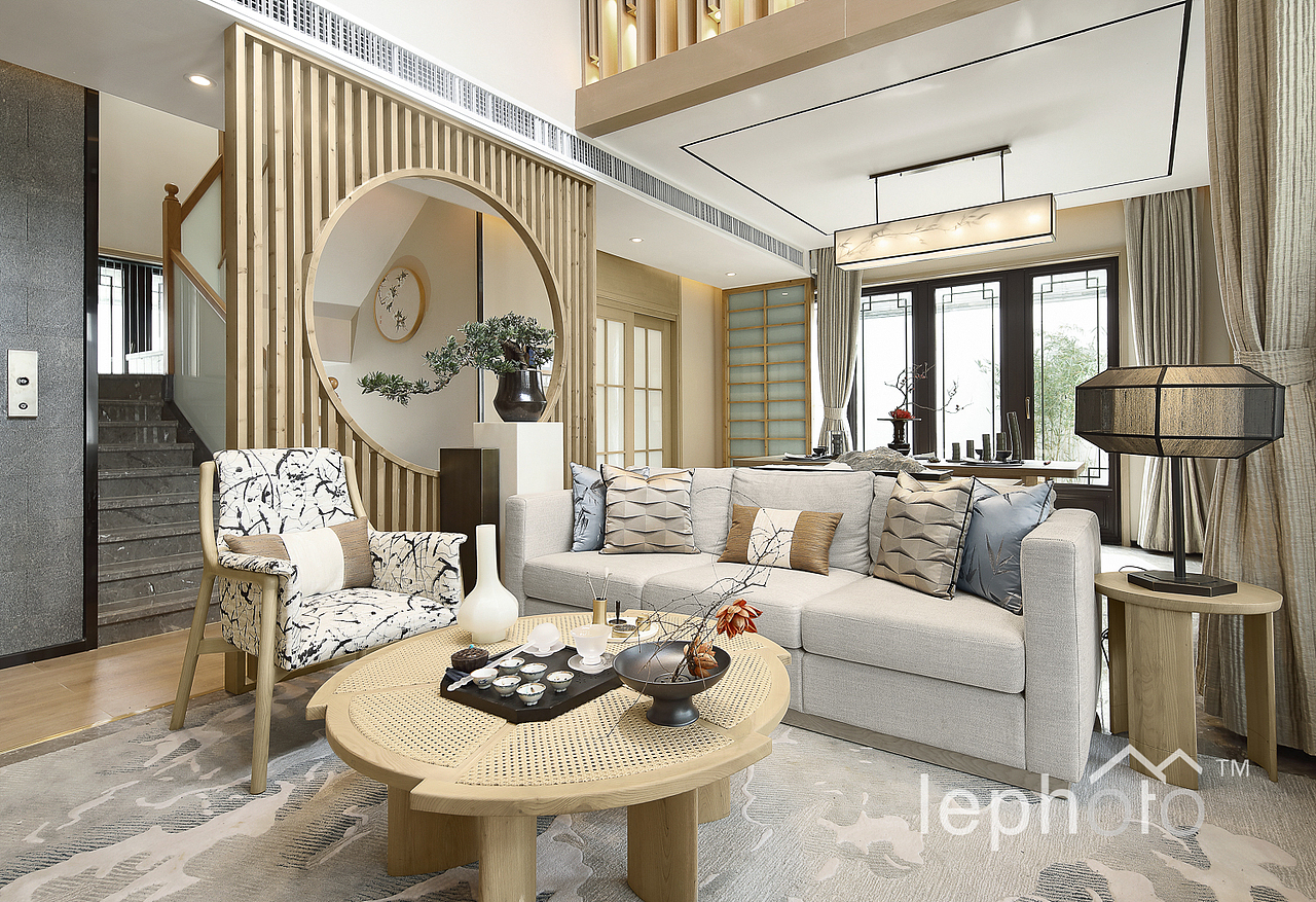 日式别墅以轻松的感受到日式风格的灵感效应,通过横平竖直的线条表现力散发出一种儒雅自然的清晰格调空间所采取的材质主要以简洁为主。<br>