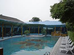 青城山天辰上善酒店室内室外泳池设计