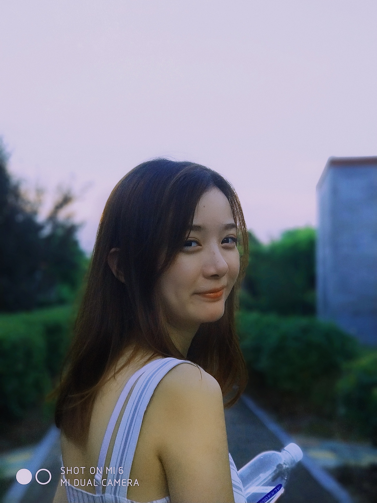 夏末有光（图ZODkwNjI3NTY=） - 人像摄影 - 站酷设计师鹿屿溪原创素材 - 站酷ZCOOL