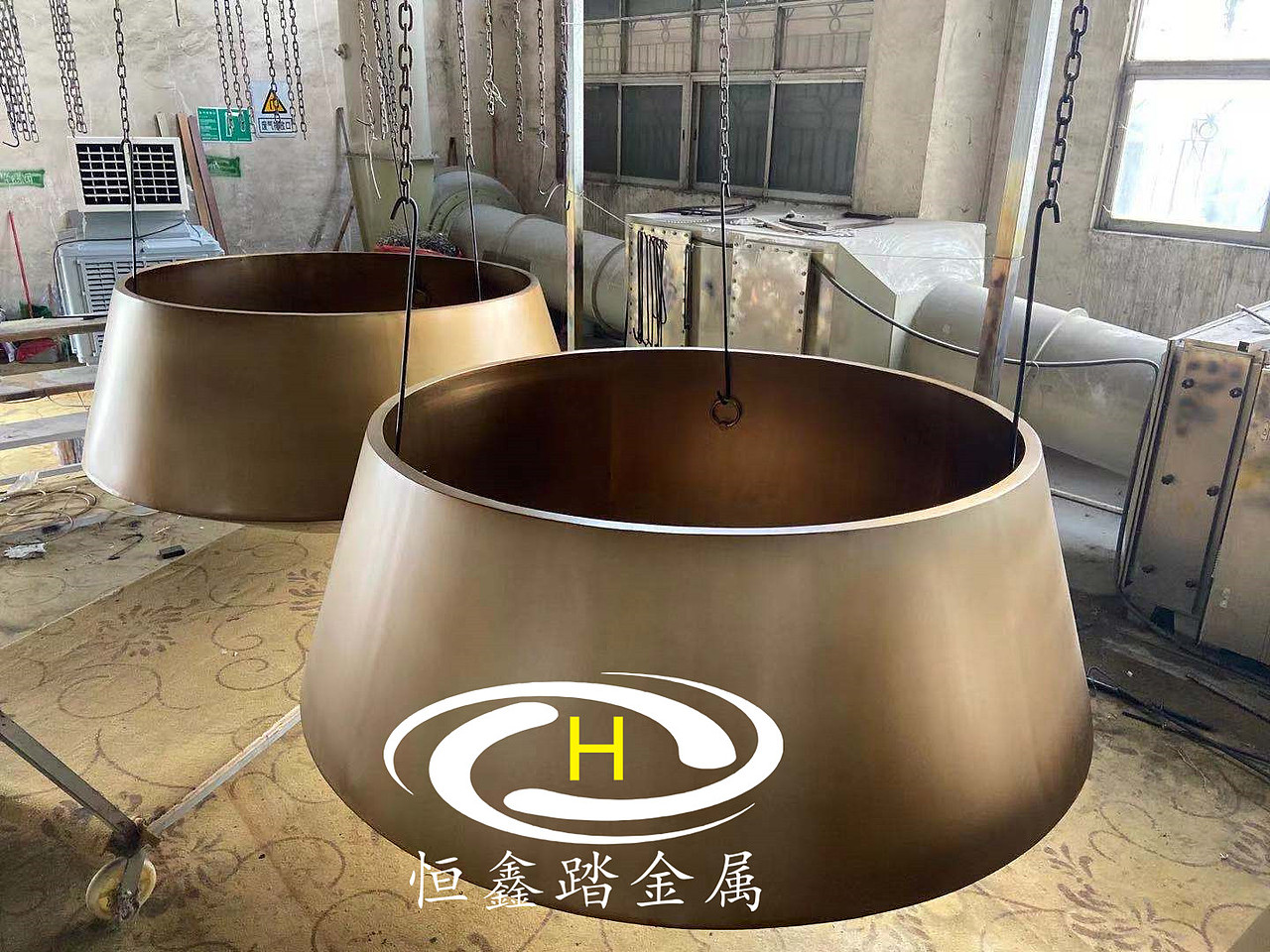 佛山大型不锈钢花钵定制厂家异形不锈钢花坛的独到之处