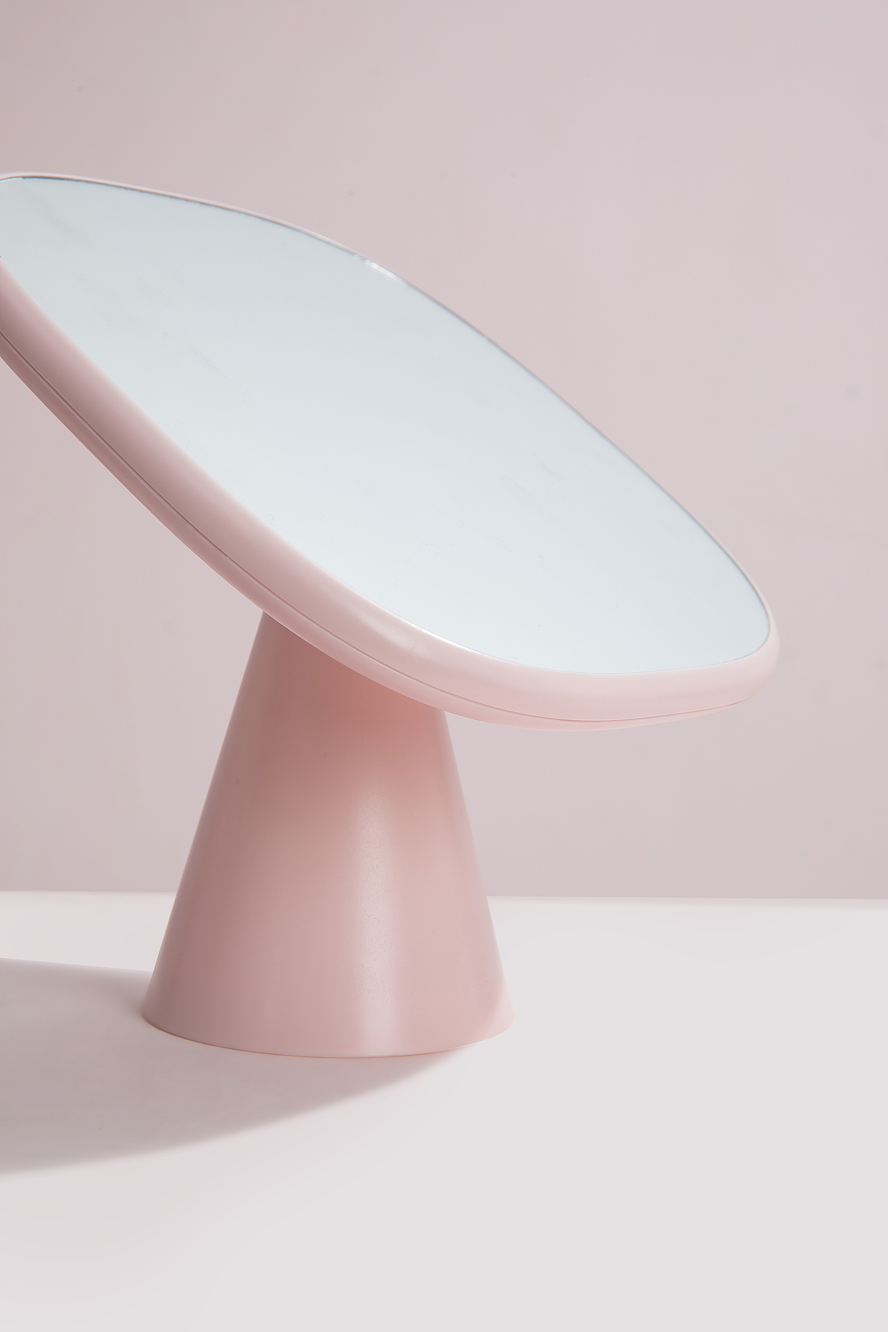 化妆镜拍摄（图ZMTkwNTk5ODgw） - 产品摄影 - 站酷设计师画布摄影原创素材 - 站酷ZCOOL