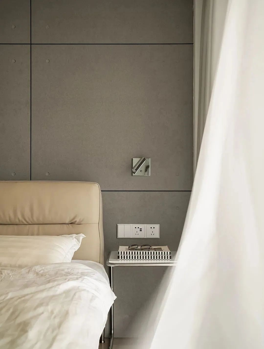 100平设计师自宅,桦木、洞石混凝土装点的“陋室铭”