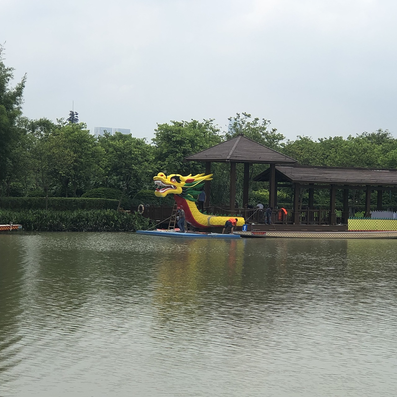 海珠湿地公园玻璃钢龙尾雕塑景观工艺品设计制作安装