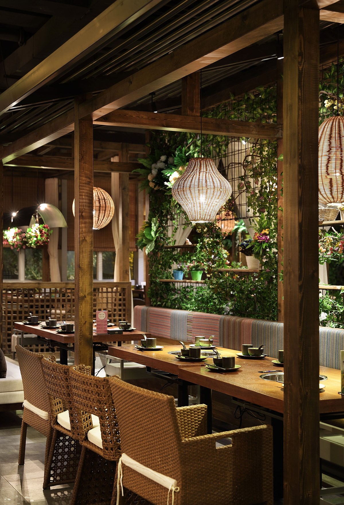 青岛泰式火锅店设计【热带风情火锅的呈现】