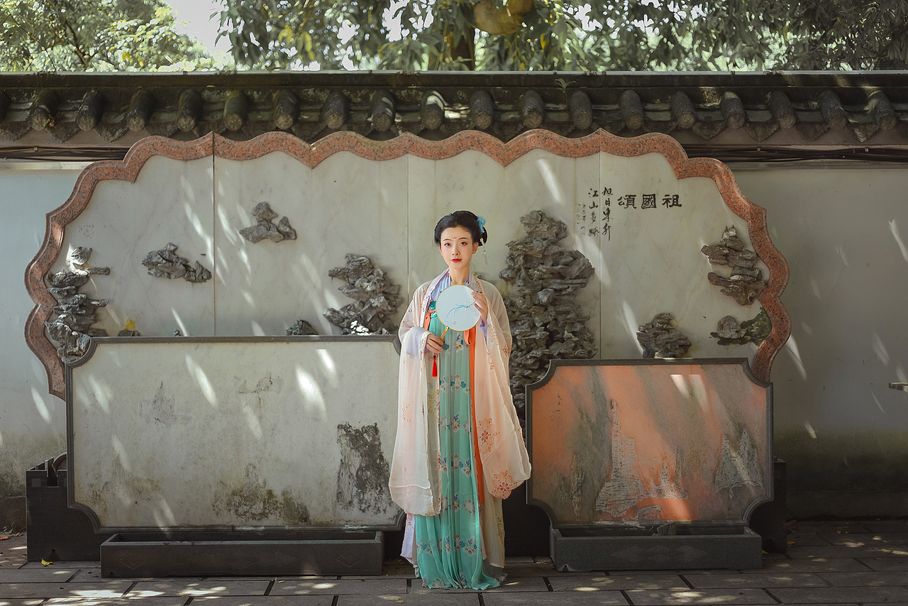 汉服写真——霜降（图ZOTUxMTE2NzI=） - 人像摄影 - 站酷设计师阿柿原创素材 - 站酷ZCOOL