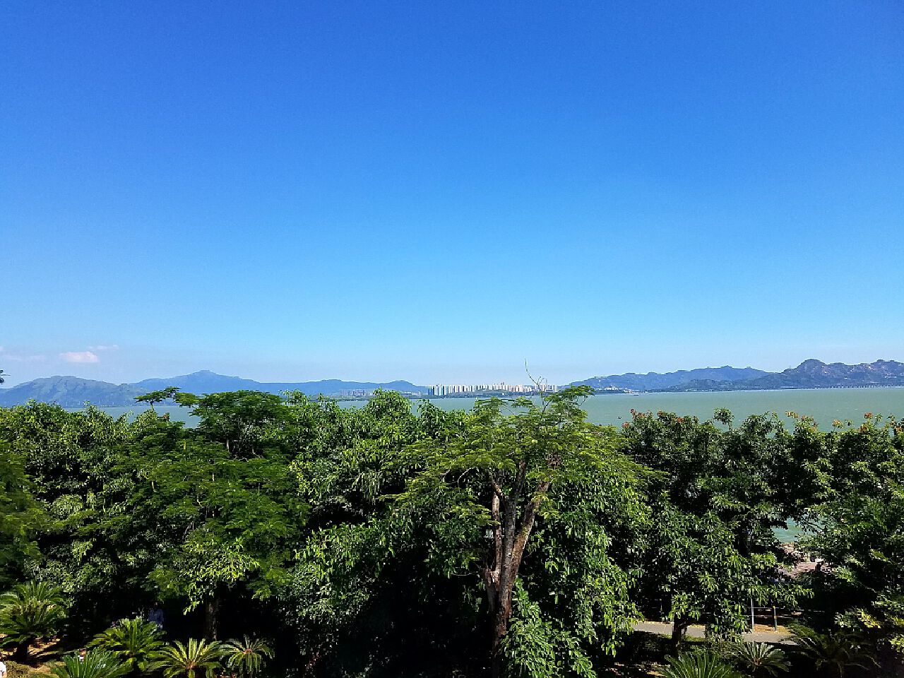 深圳海边景点排行榜前十名(广东海边旅游景点排行榜前十名)