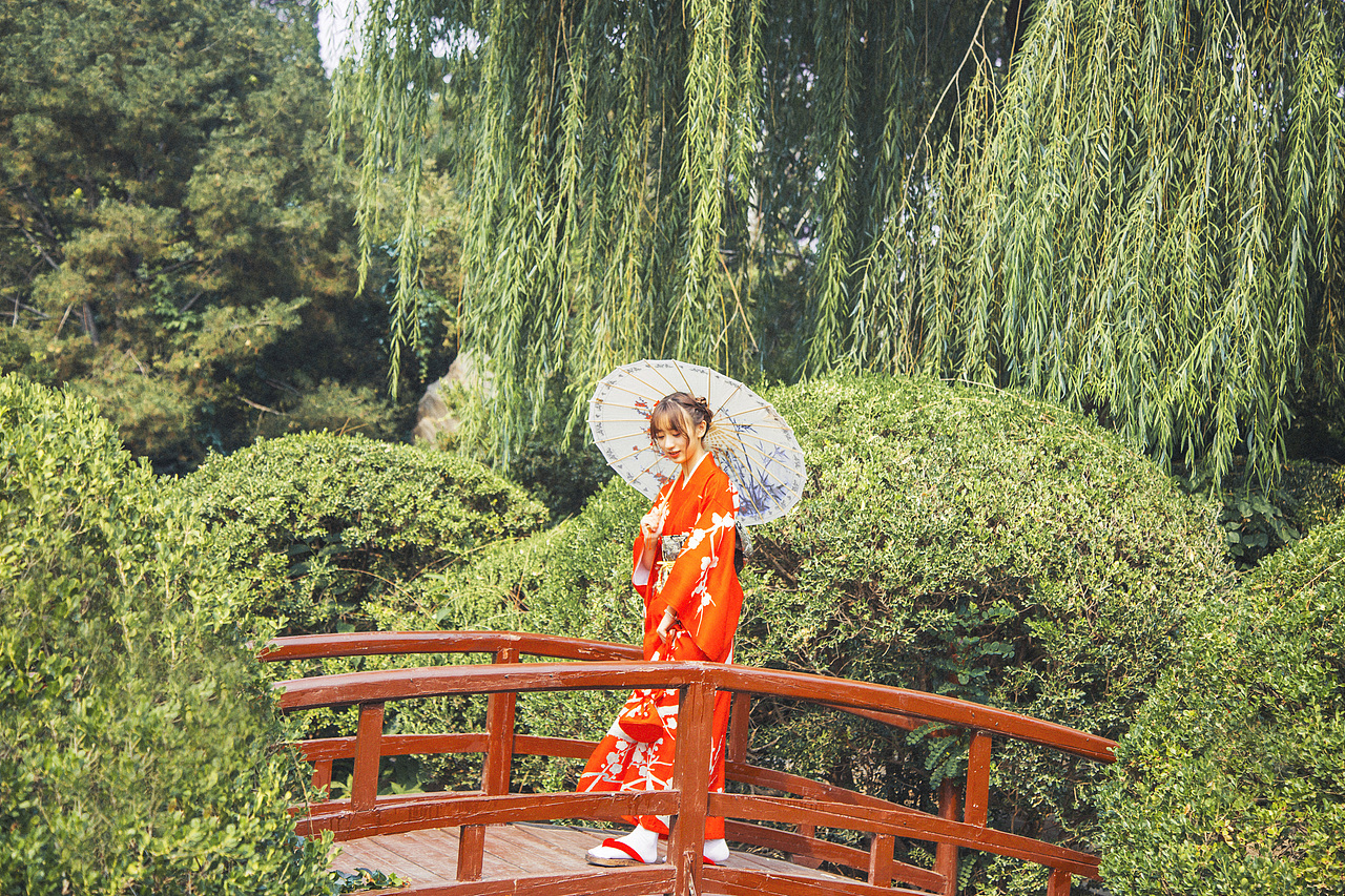 见过的人越多,就越想见你……