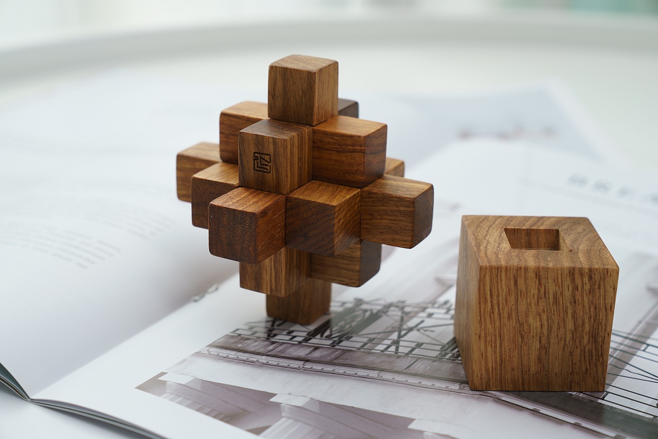 匠艺菠萝鲁班锁一榫一卯之间千年中华智慧