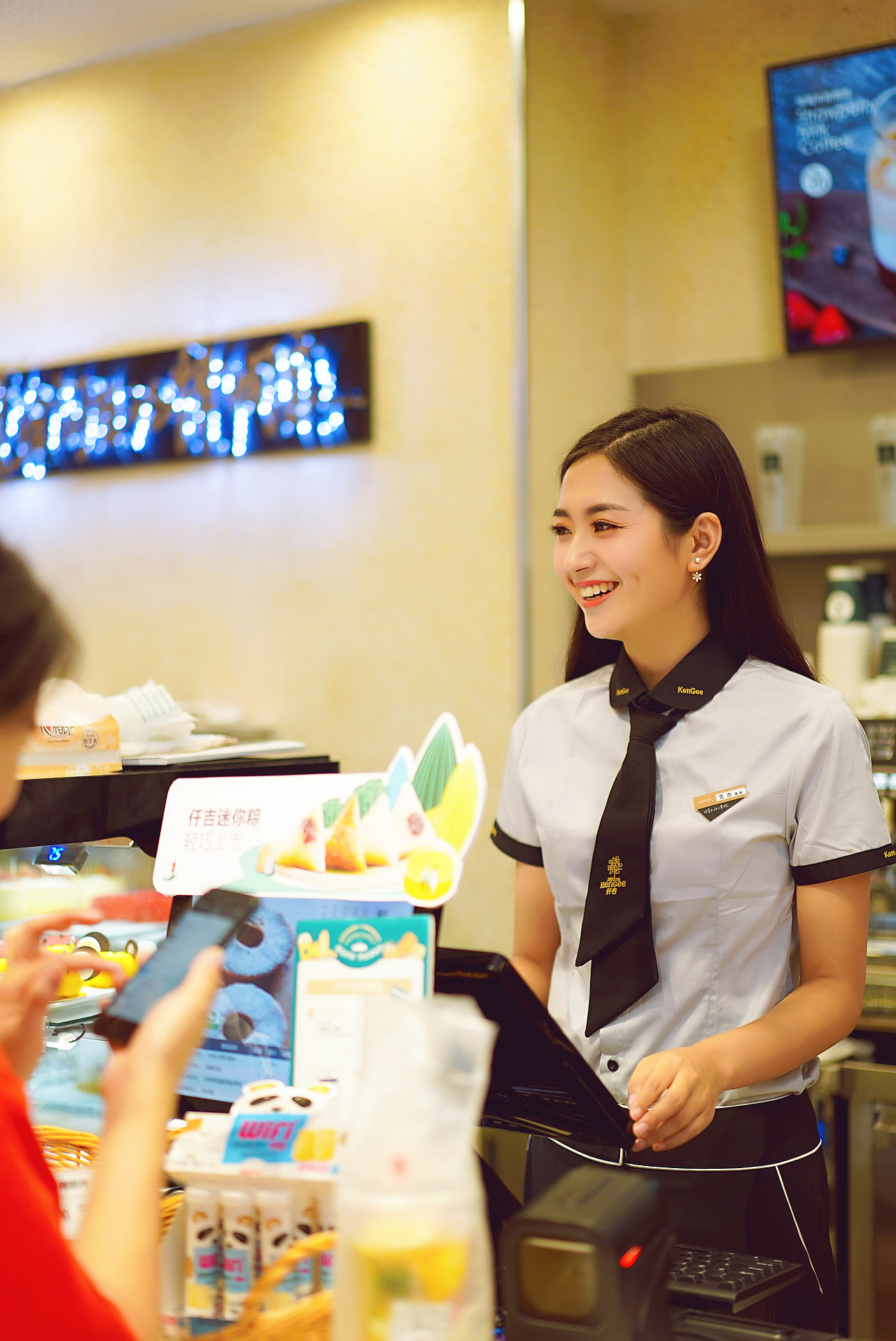 一日店长拍摄+海报（图ZMTE2OTcwNjcy） - 海报 - 站酷设计师WangXinDesigner原创素材 - 站酷ZCOOL