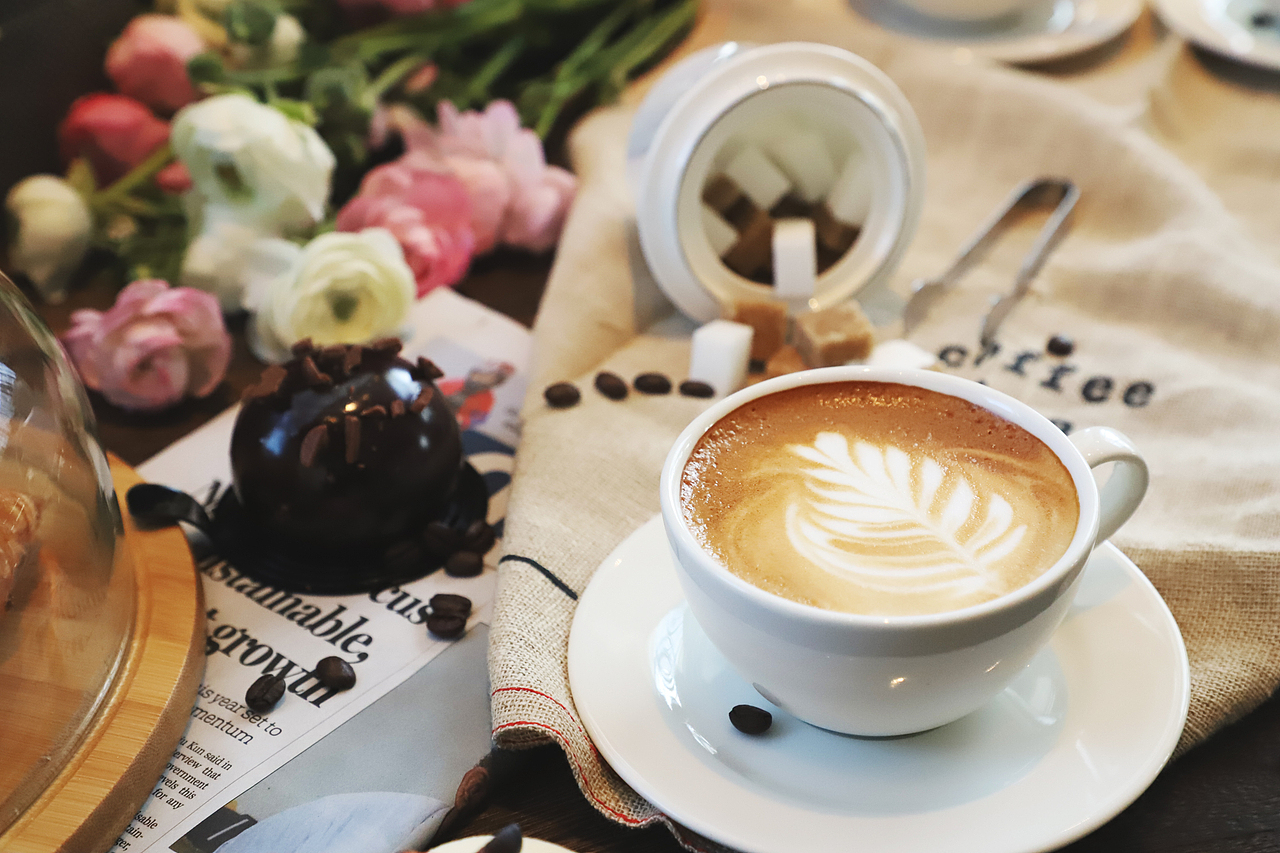 下午茶拿铁咖啡甜品蛋糕