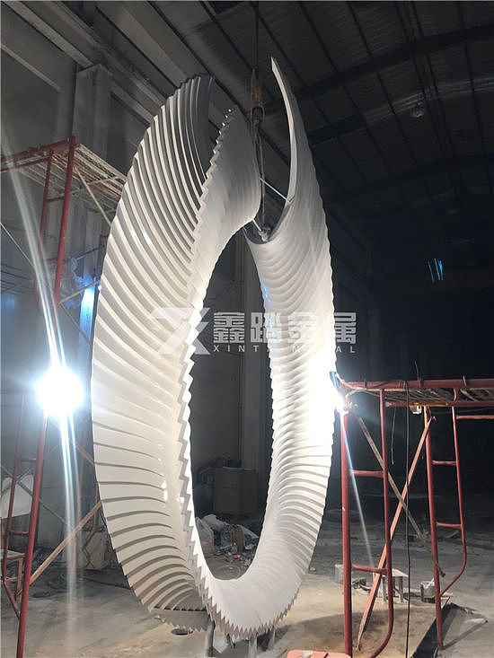 衡阳大雁文化 抽象环状大雁展翅不锈钢雕塑 制作流程