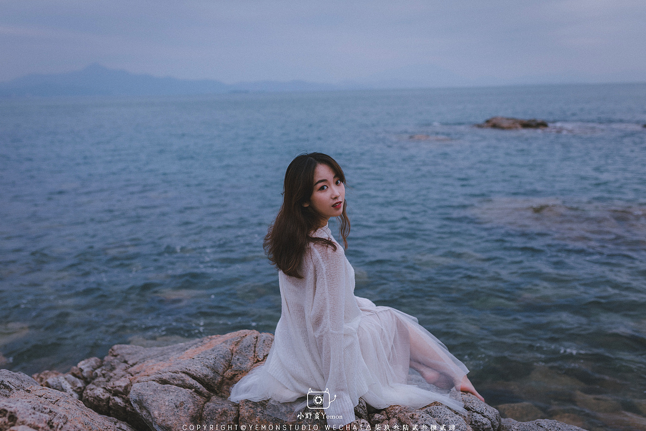 【情绪】海边的风/妄想少女（图ZMTM3NzcwNDk2） - 人像摄影 - 站酷设计师野蛮生长的普通人原创素材 - 站酷ZCOOL