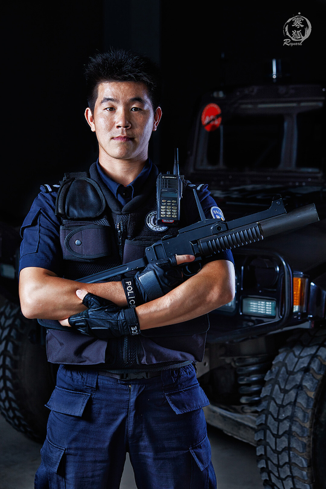 武汉特警大队为什么选择柔性防爆罐作为反恐先锋装备__凤凰网