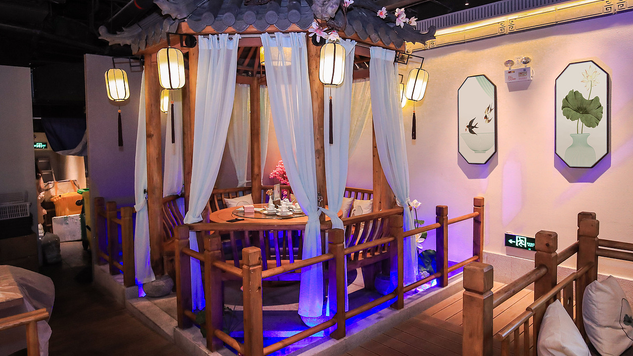 百年小灶-曲苑风荷