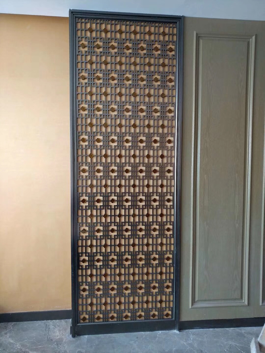 西宁万佳海港酒店会所大厅金属装饰屏风隔断