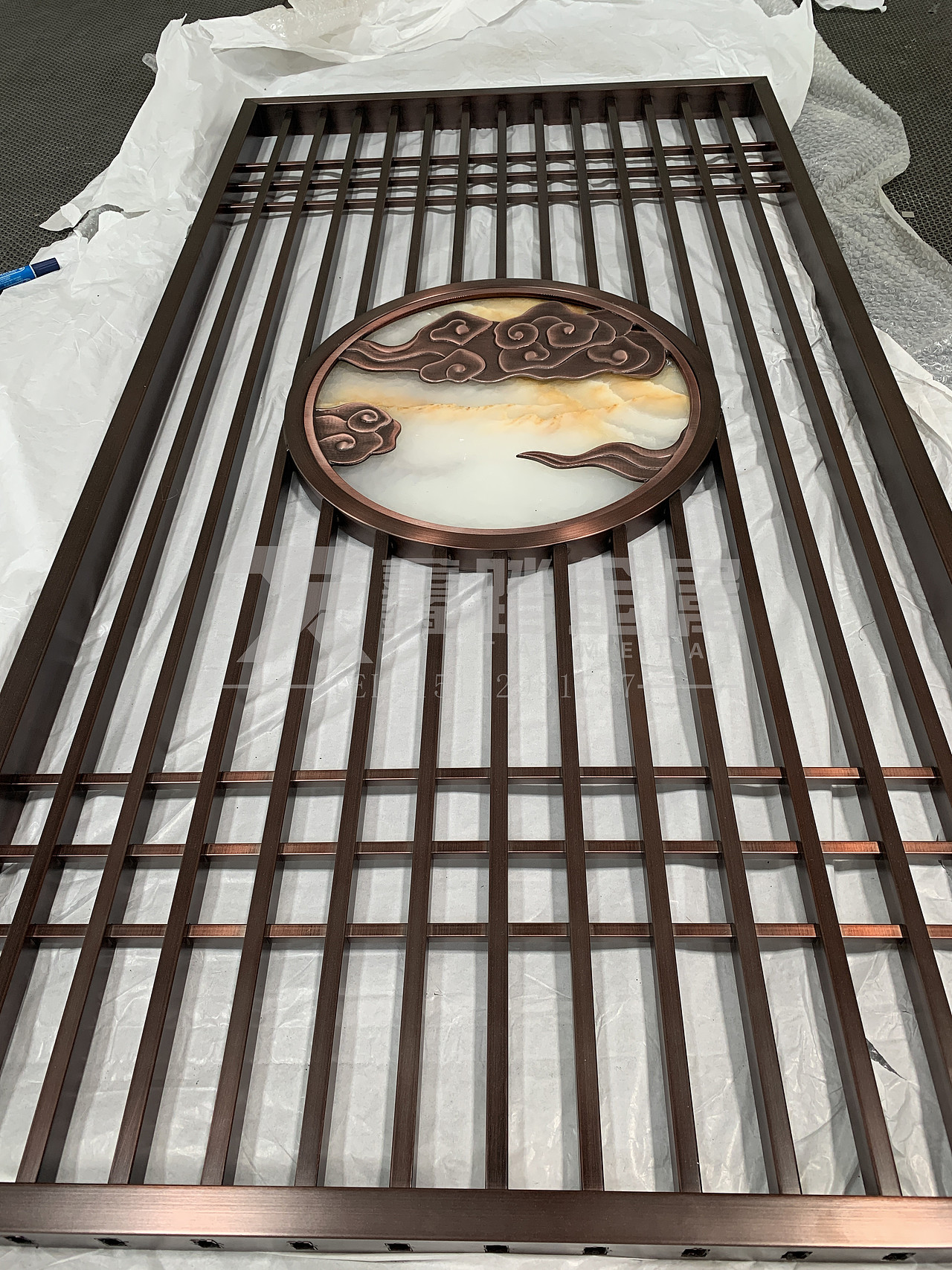 餐厅红古铜不锈钢管焊屏风、特色酒店中式格栅醒目高端
