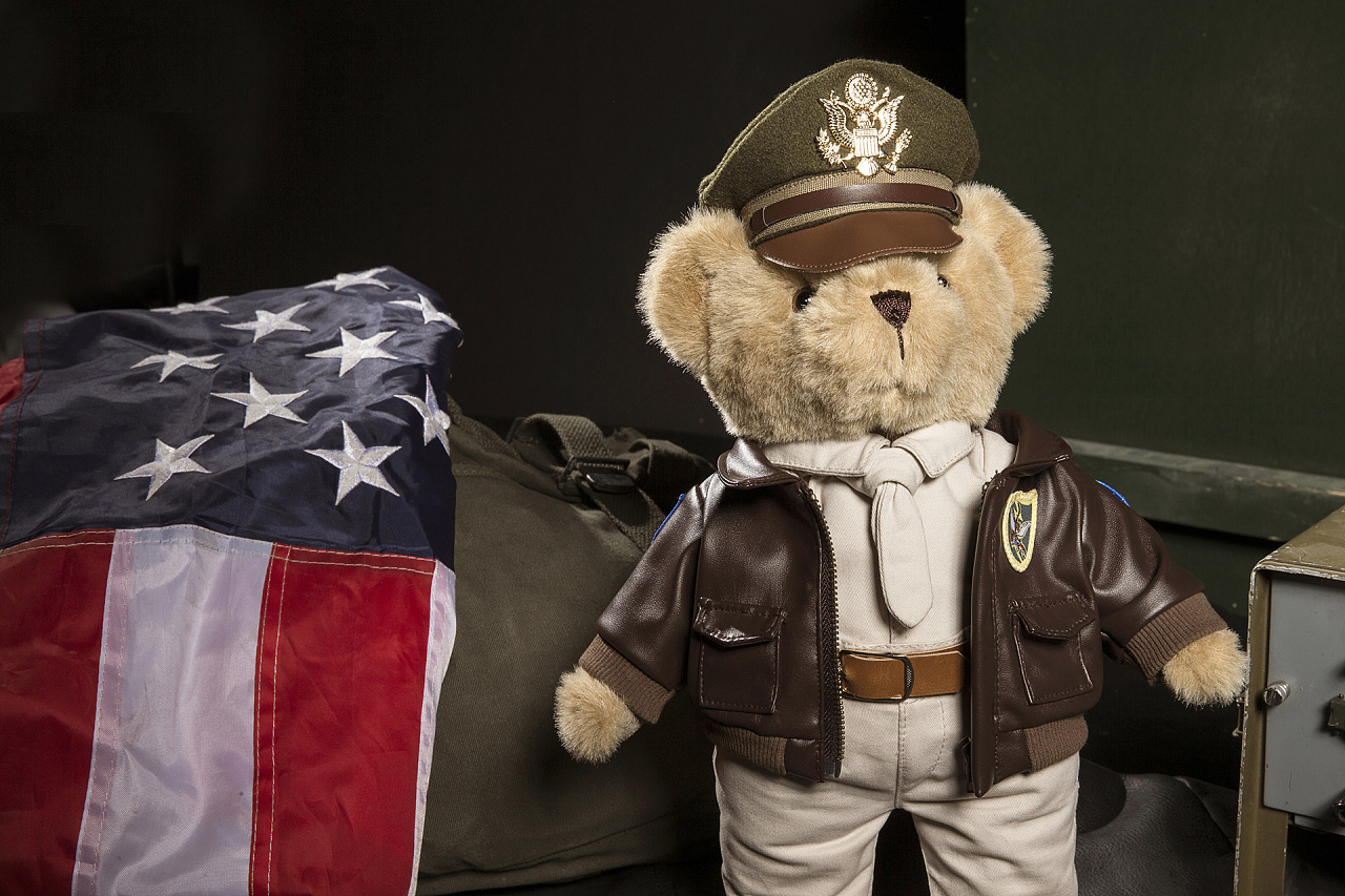 飞行夹克小熊玩偶