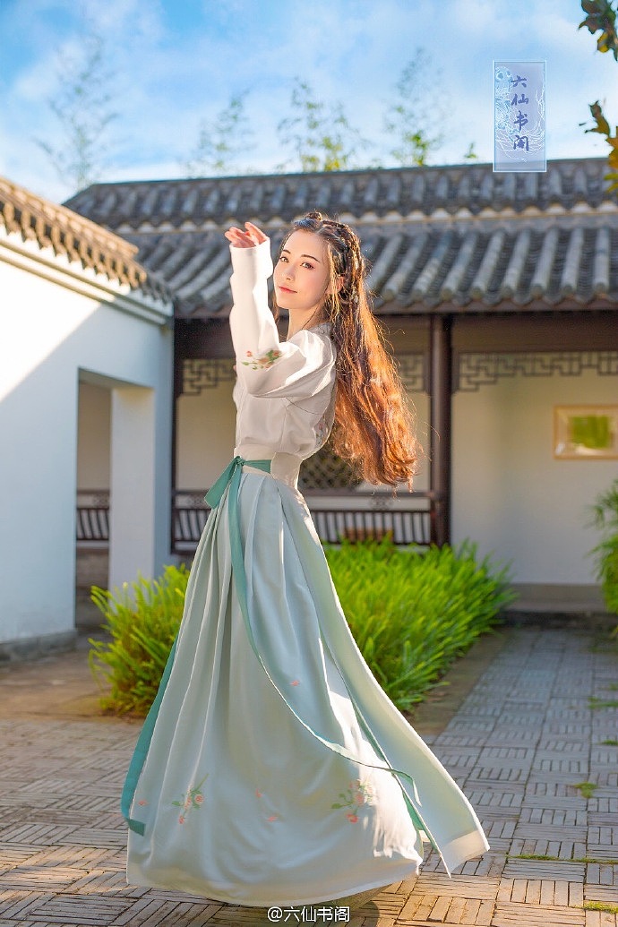 汉服设计 | 遗梦沧雪《梨落》|服装|传统/民族服饰|遗梦沧雪_原创作品
