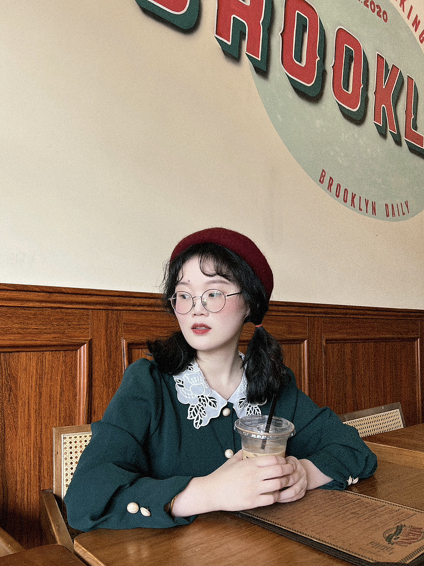 记录生活-女儿探店咖啡店