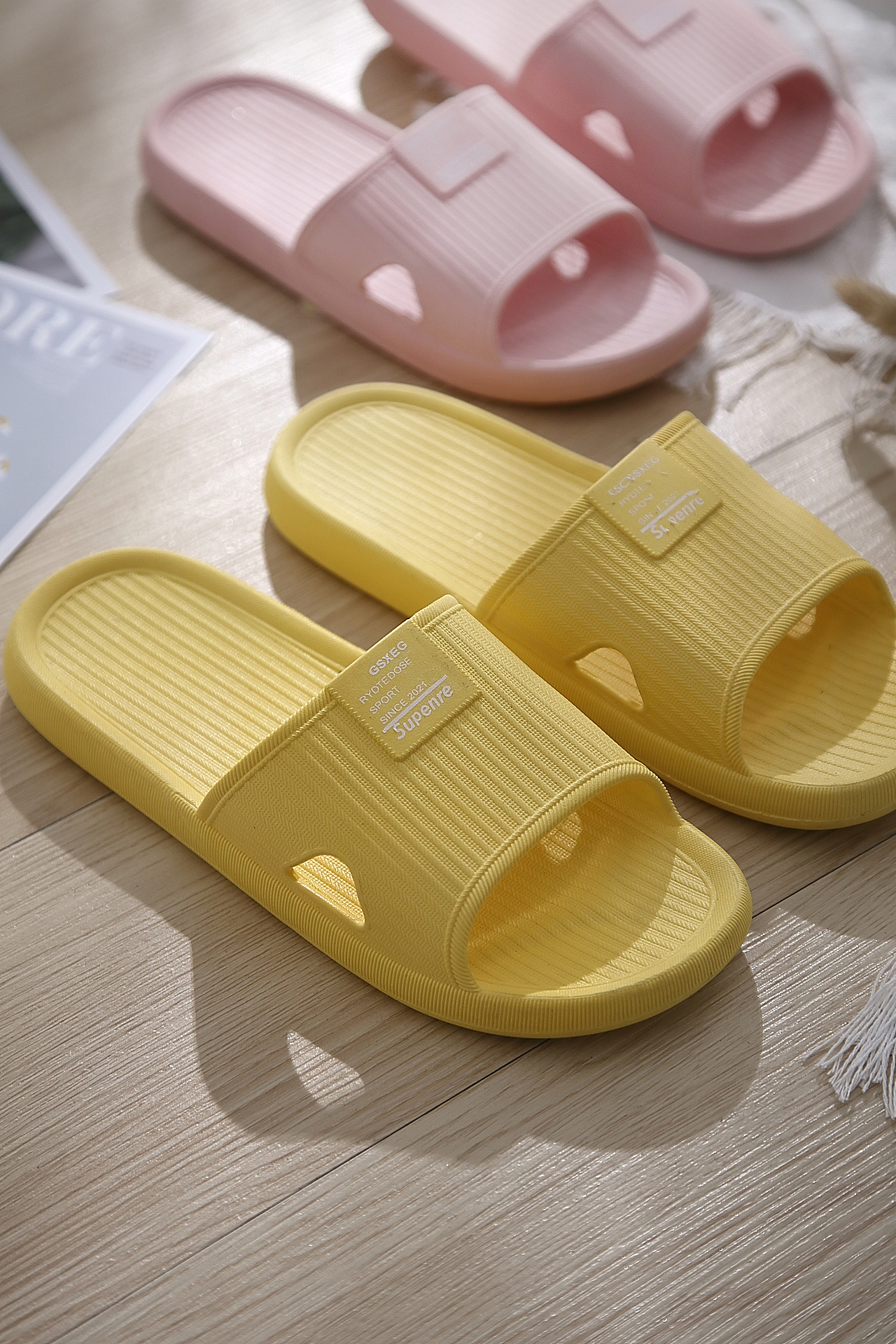 拖鞋（图ZMjQ2MzkyMDY0） - 产品摄影 - 站酷设计师二少爷xiucai原创素材 - 站酷ZCOOL