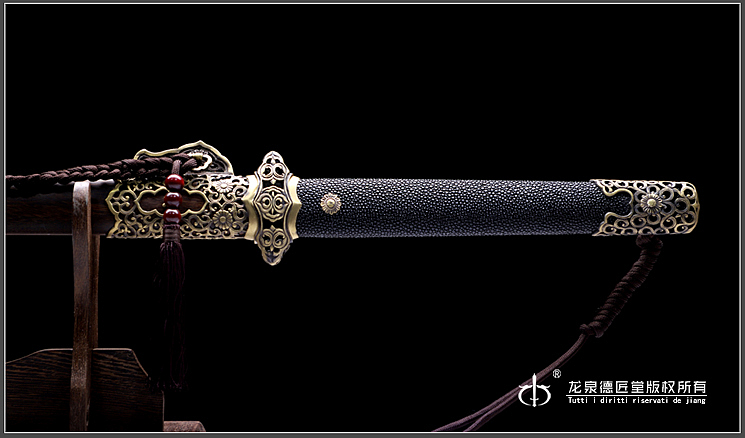 龙泉刀剑-镂空装唐将—经典版(DJ-3372)