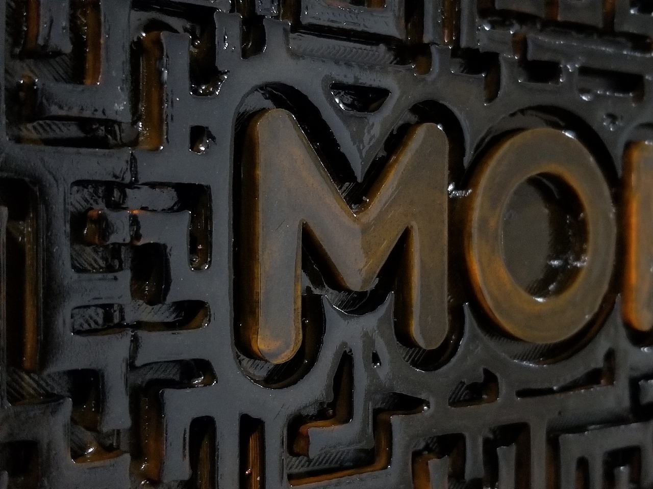 感温变色logo牌（3D打印＋滴胶夜光粉+感温颜料+光油）（图ZMjAxMTc2NDYw） - 其他手工艺 - 站酷设计师吴杨峰原创素材 - 站酷ZCOOL