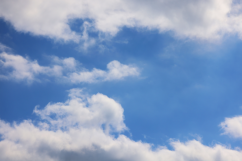 蓝天白云白云朵朵蔚蓝色的天空壁纸海报第1图集