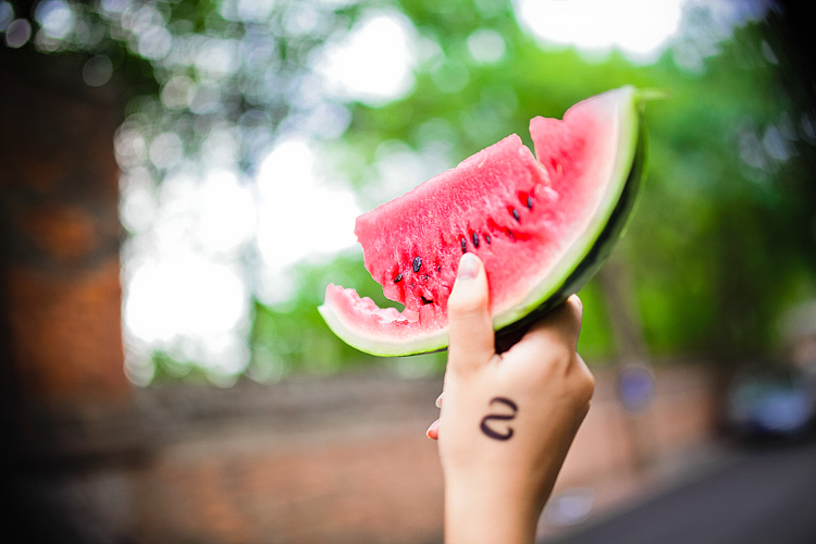 恰西瓜啦,思密达