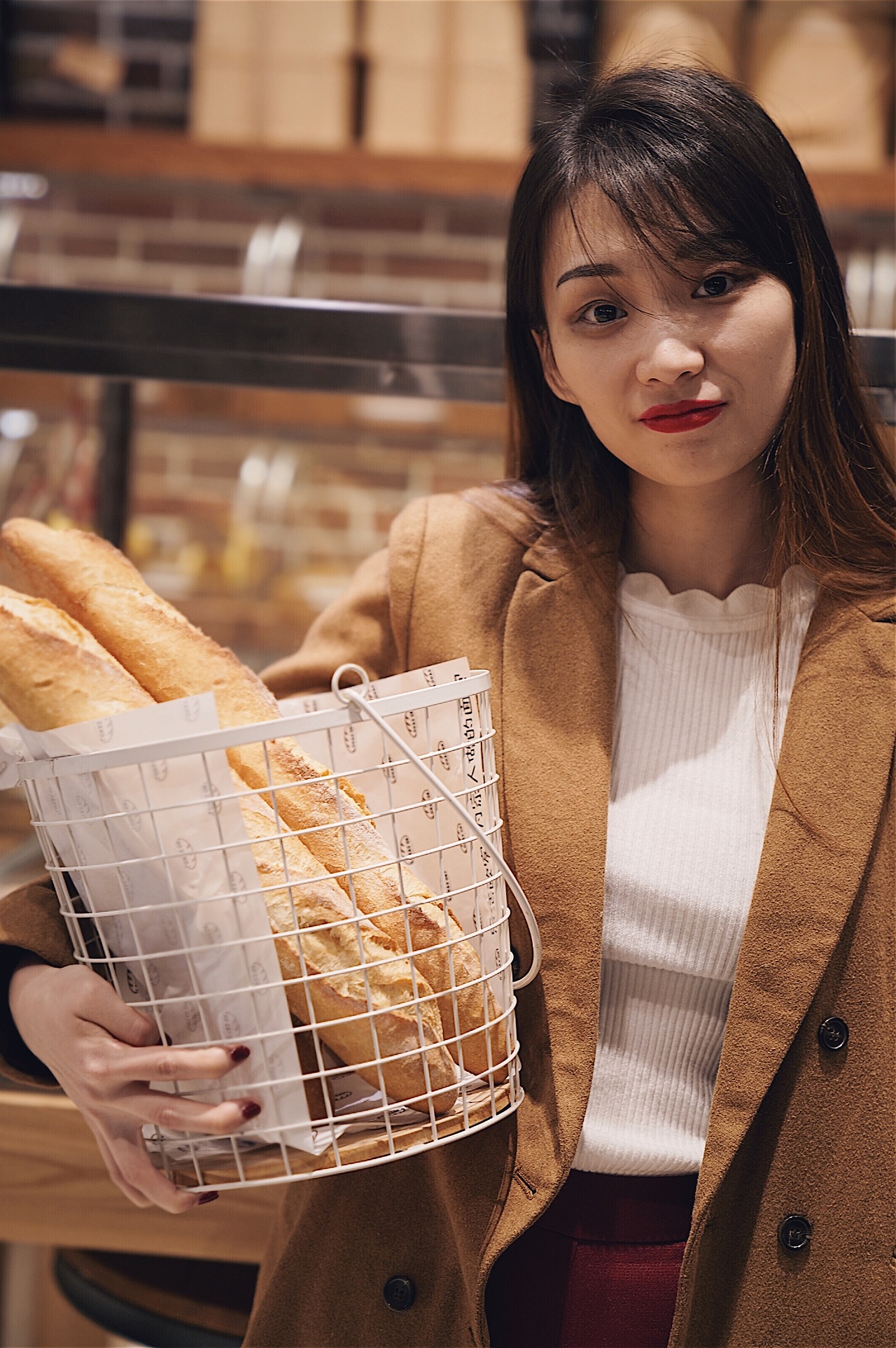 再访面包店 吃可颂的女孩（图ZMTAzNTEzMTA0） - 人像摄影 - 站酷设计师kohh2原创素材 - 站酷ZCOOL