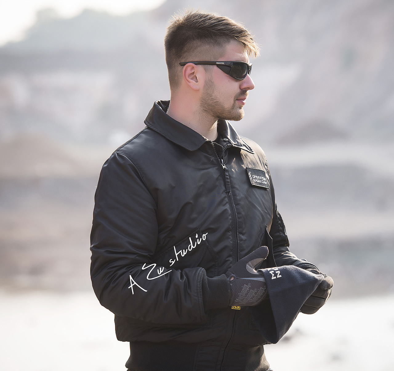 男装男士羽绒服 飞行服拍摄