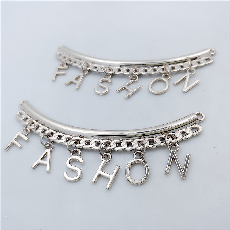 潮流字母饰品配件弧度标牌激光logo金属标三角标订制款