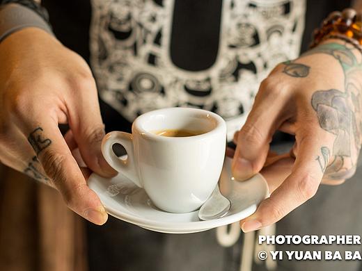 來杯咖啡？（個人主頁-ZMzIzNzk2Mjg=） - 人像攝影 - 站酷設(shè)計(jì)師胡椒與鹽飲食策劃原創(chuàng)素材 - 站酷ZCOOL