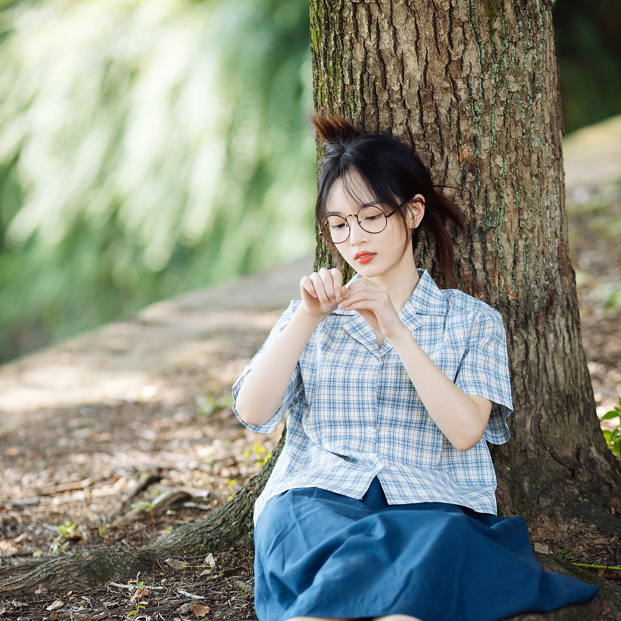 蓝色格子衫女孩（图ZMjYxMjM0MTY0） - 人像摄影 - 站酷设计师芥茉在拍照原创素材 - 站酷ZCOOL