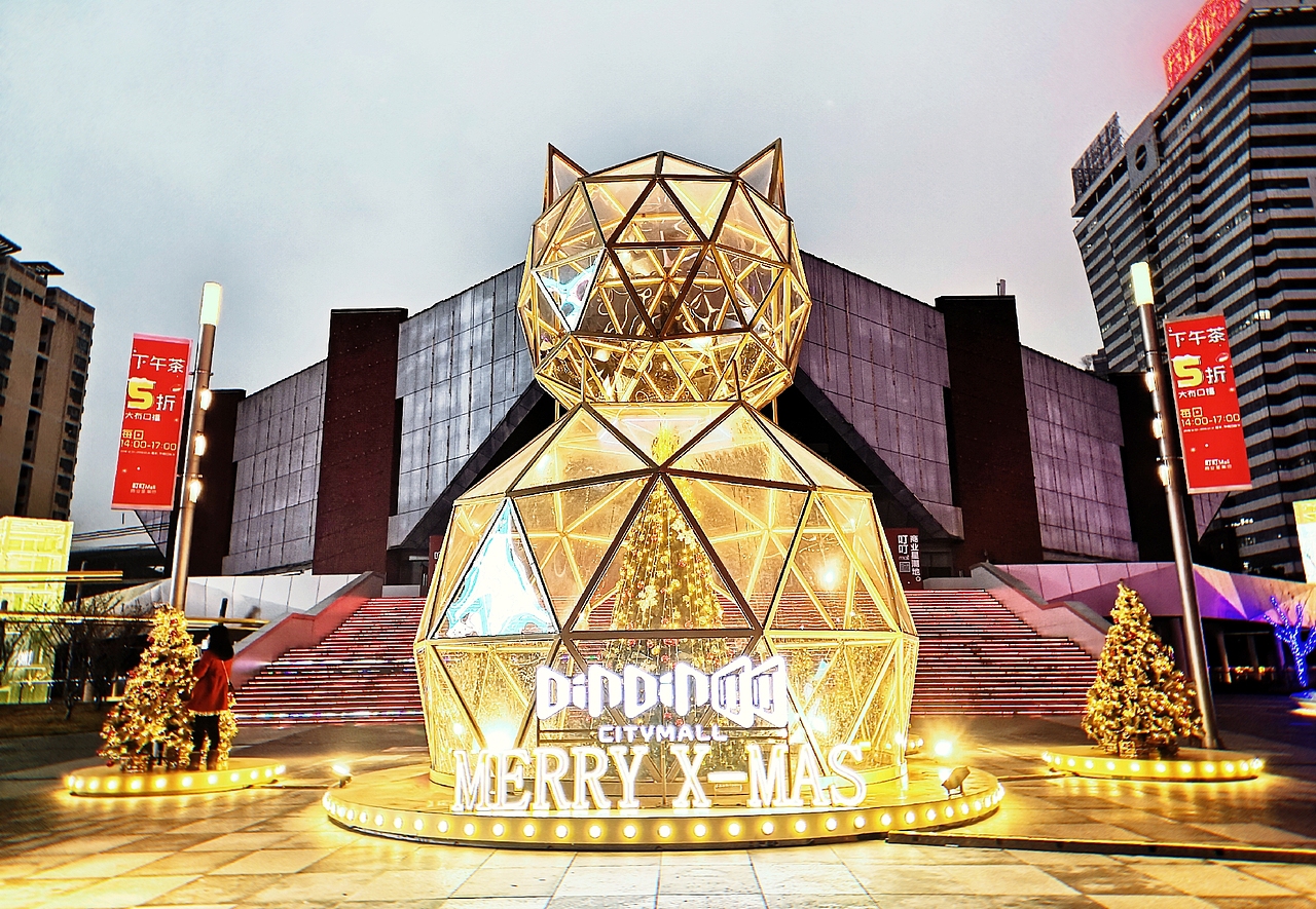 长沙叮叮mall——巨型玻光喵形圣诞树