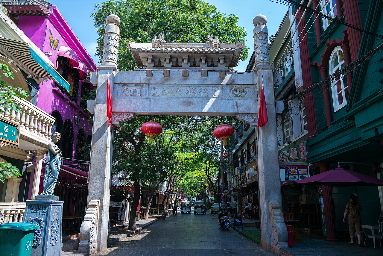 西安，南门附近扫街（图ZNTUwNzU5NTI=） - 人文/纪实摄影 - 站酷设计师柠檬家的大栗子原创素材 - 站酷ZCOOL