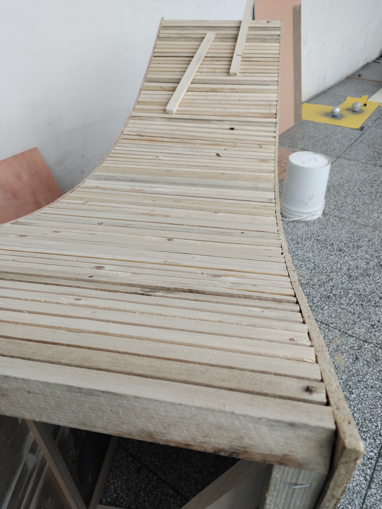 加固完成,安三百斤承重做的,有点超标准,五百斤都可以。