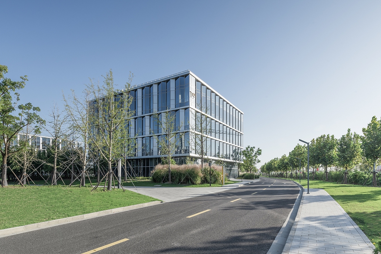 【建筑摄影】上海临港浦江智慧广场（图ZMjg5ODkwNTA0） - 环境/建筑摄影 - 站酷设计师LLAP建筑空间摄影原创素材 - 站酷ZCOOL