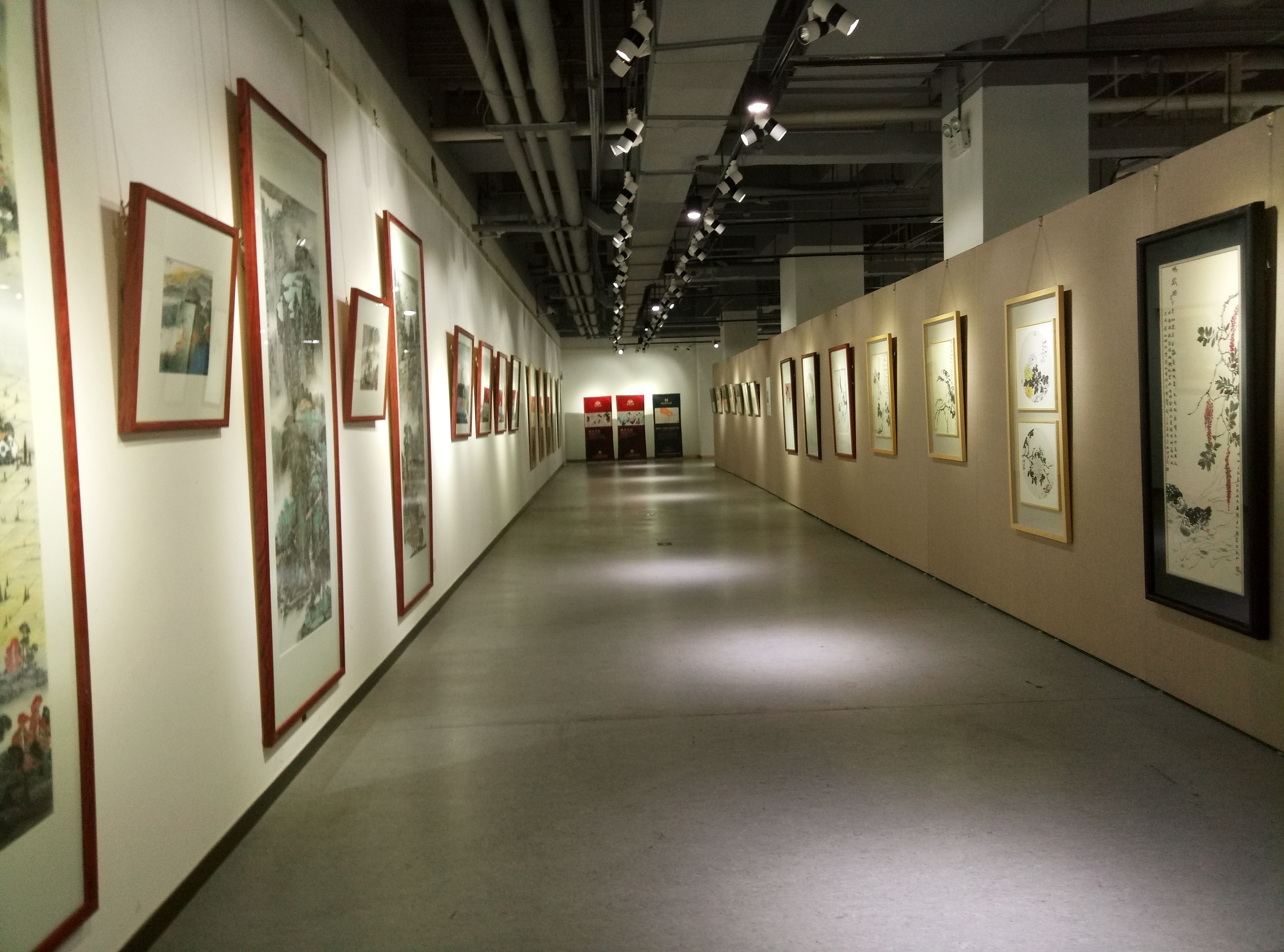 看画展 青年回家展览