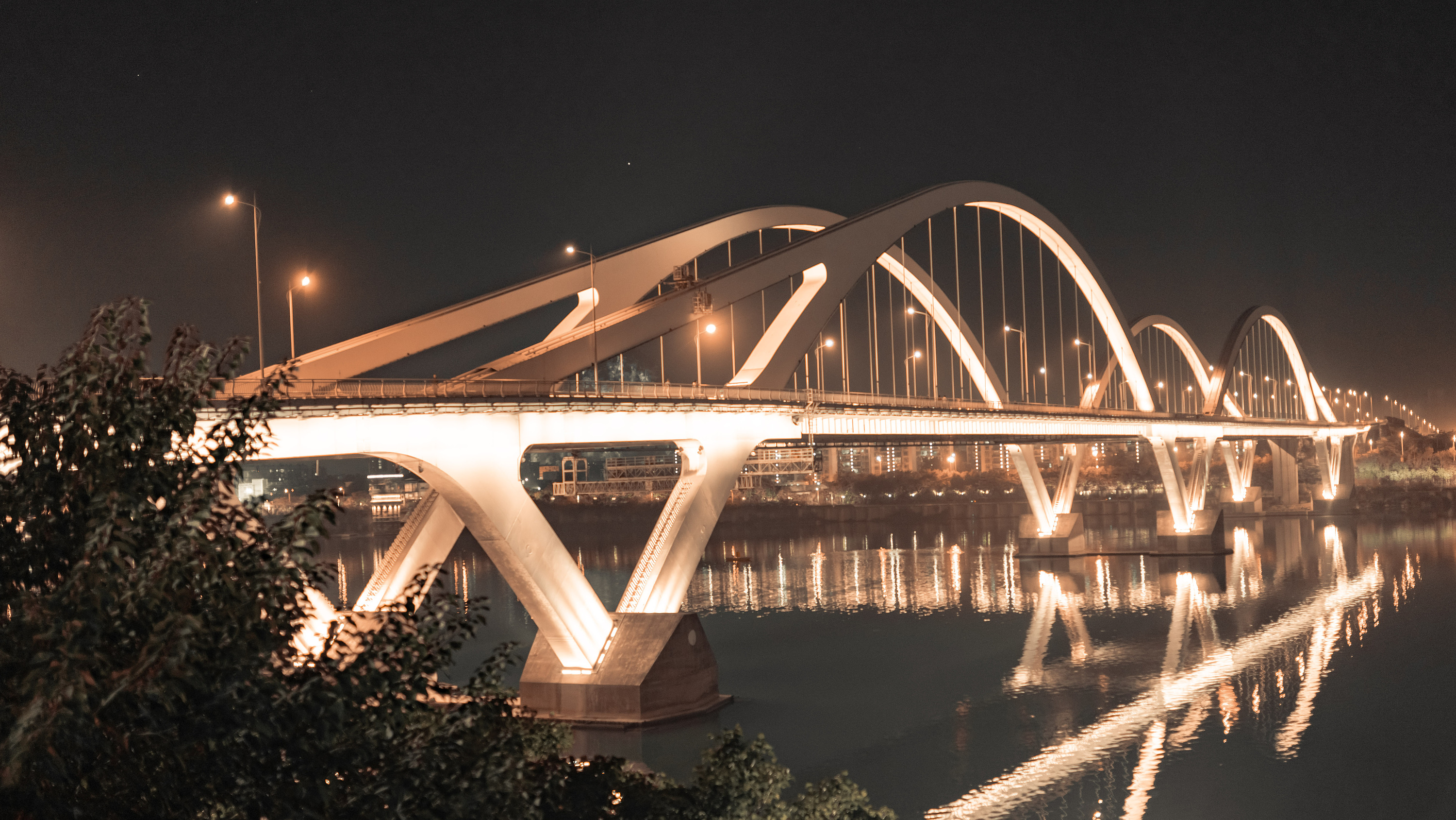 洋人修建的万里黄河第一桥，耗银30万两至今超百年，依然气势雄浑_兰州