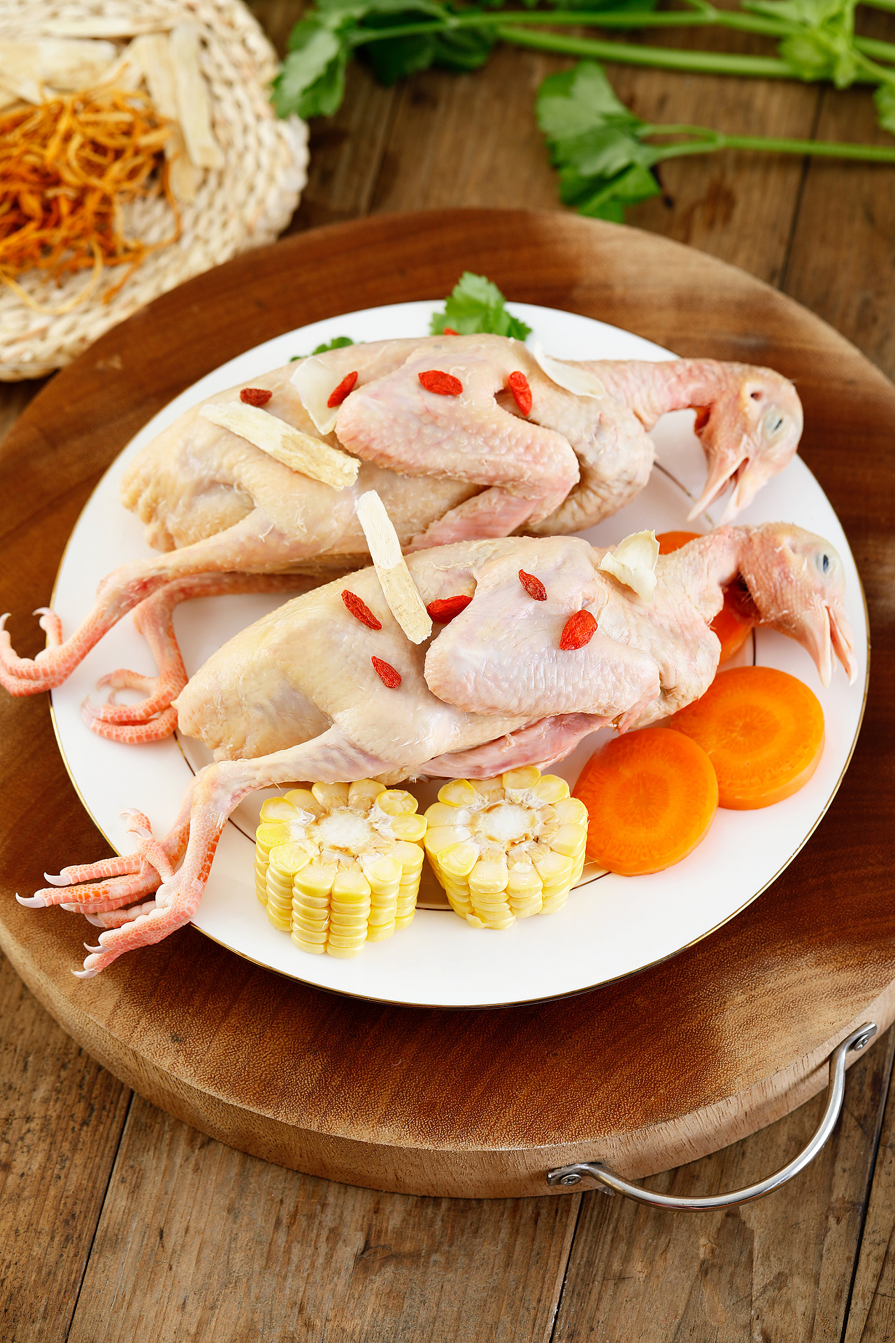 新鲜鸽子拍摄 天然美味 滋补养生