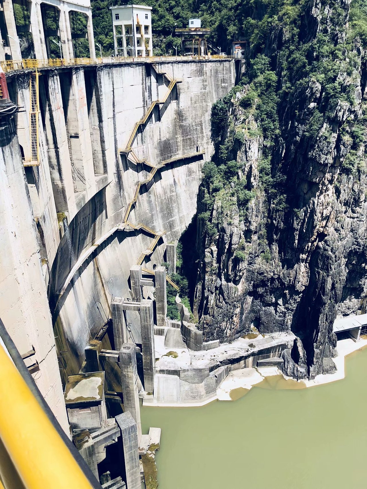 帮帮快修带你旅游之石门栈道