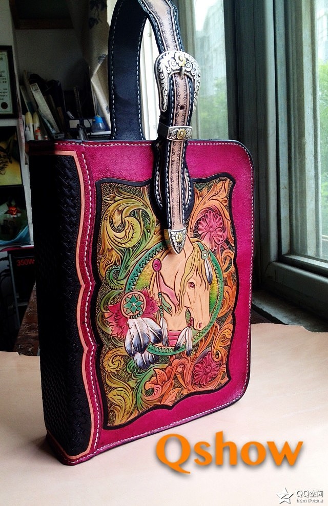 手提运动包皮雕唐草美国西部马头染色