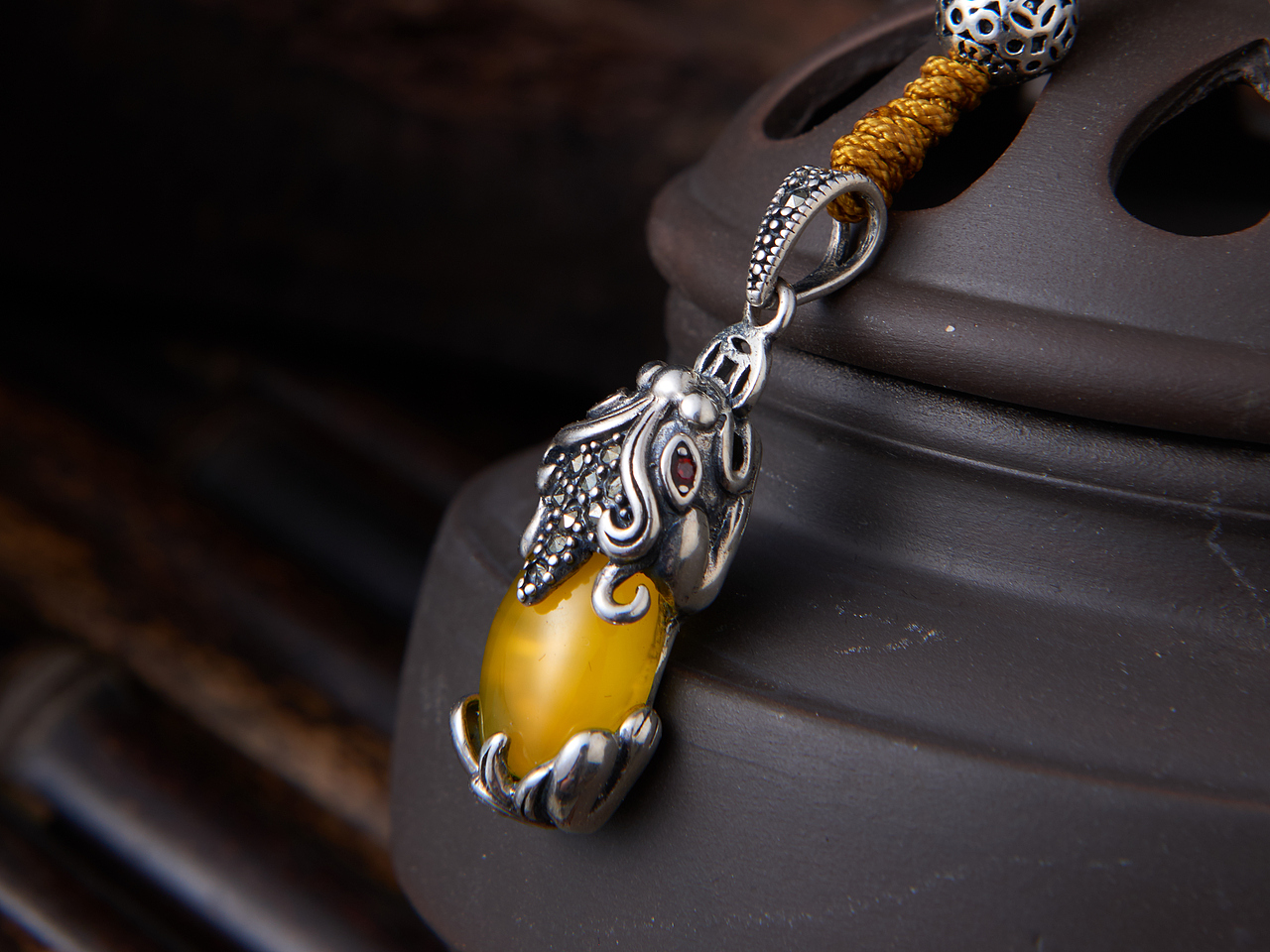 貔貅咻咻咻咻吊坠（图ZMTc3MTA3MzAw） - 产品摄影 - 站酷设计师拾柒ss原创素材 - 站酷ZCOOL