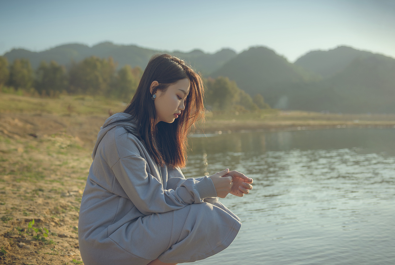 北弓夕阳的背影