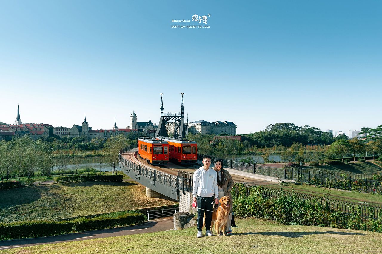 带狗子打卡华为欧洲小镇